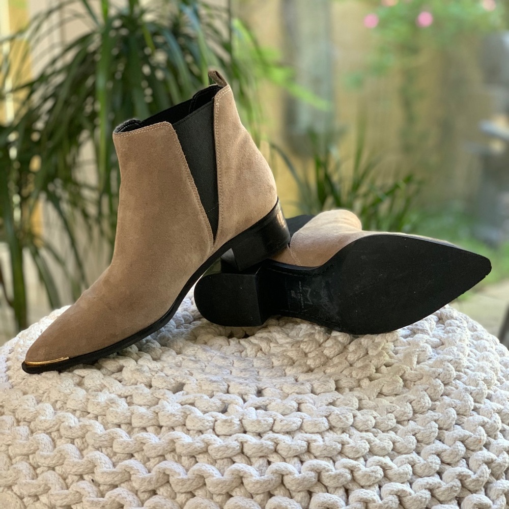 Marc Fisher Yale Light Natural Suede Chelsea Boots
